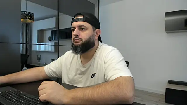 Snapshot of DravenPeak chatting on November 7, 2025, 12:21 pm DravenPeak online show from November 7, 2025, 12:21 pm