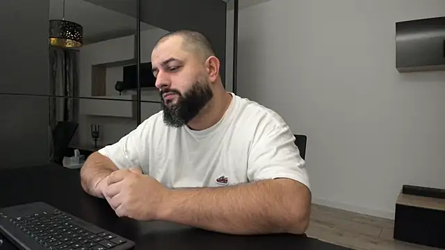 Snapshot of DravenPeak chatting on October 20, 2025, 2:46 am DravenPeak online show from October 20, 2025, 2:46 am