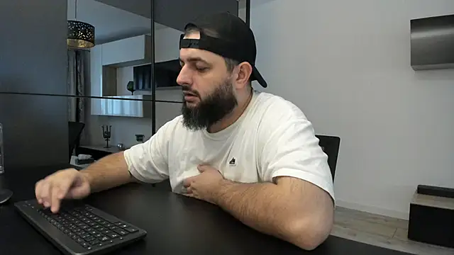 Snapshot of DravenPeak chatting on November 10, 2025, 11:15 am DravenPeak online show from November 10, 2025, 11:15 am