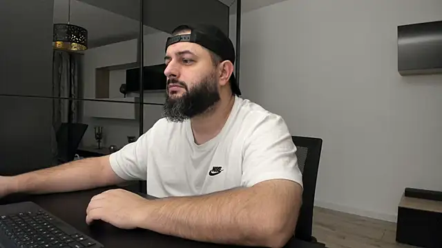 Snapshot of DravenPeak chatting on November 5, 2025, 4:15 am DravenPeak online show from November 5, 2025, 4:15 am