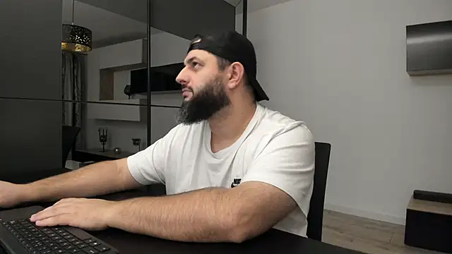 Snapshot of DravenPeak chatting on November 16, 2025, 10:13 pm DravenPeak online show from November 16, 2025, 10:13 pm