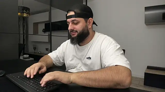 Snapshot of DravenPeak chatting on November 12, 2025, 3:16 pm DravenPeak online show from November 12, 2025, 3:16 pm