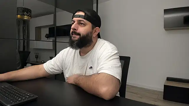 Snapshot of DravenPeak chatting on October 12, 2025, 3:24 pm DravenPeak online show from October 12, 2025, 3:24 pm