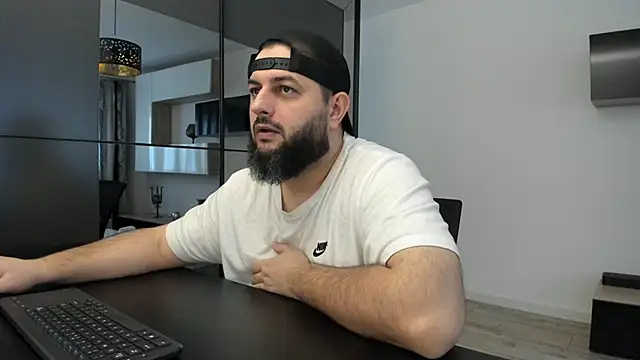 Snapshot of DravenPeak chatting on November 8, 2025, 12:31 pm DravenPeak online show from November 8, 2025, 12:31 pm