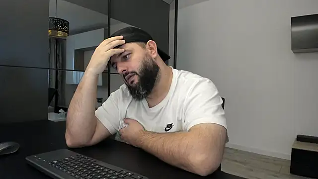 Snapshot of DravenPeak chatting on November 3, 2025, 5:23 am DravenPeak online show from November 3, 2025, 5:23 am