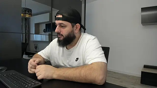 Snapshot of DravenPeak chatting on November 17, 2025, 2:10 pm DravenPeak online show from November 17, 2025, 2:10 pm