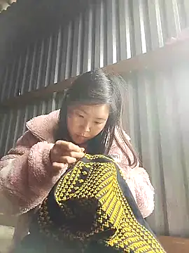 vivi cute online show from September 27, 2025, 8:42 am