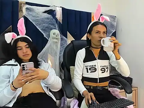 Snapshot of Aisha_hotts777 chatting on November 1, 2025, 3:02 am Aisha hotts777 online show from November 1, 2025, 3:02 am