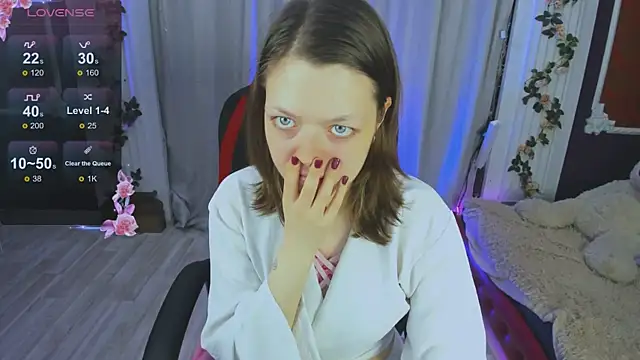 Snapshot of Lunar_Lily chatting on October 12, 2025, 5:31 am Lunar Lily online show from October 12, 2025, 5:31 am