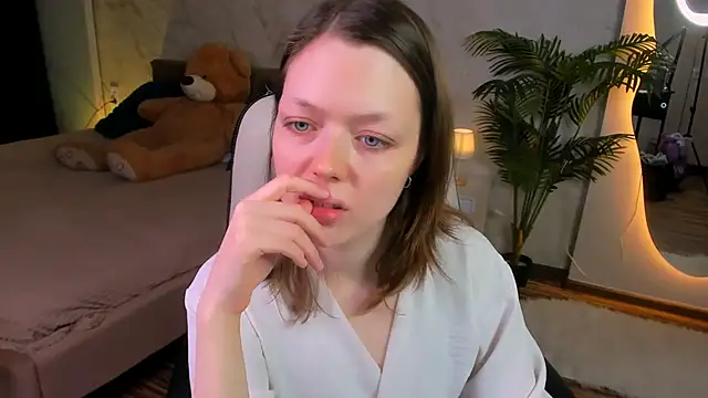 Snapshot of Lunar_Lily chatting on November 23, 2025, 5:39 am Lunar Lily online show from November 23, 2025, 5:39 am