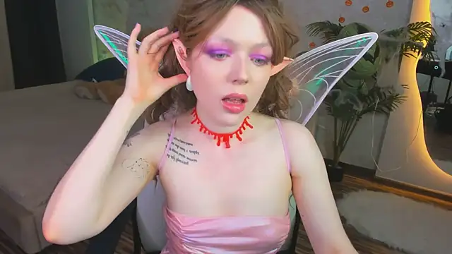 Snapshot of Lunar_Lily chatting on October 29, 2025, 6:23 am Lunar Lily online show from October 29, 2025, 6:23 am