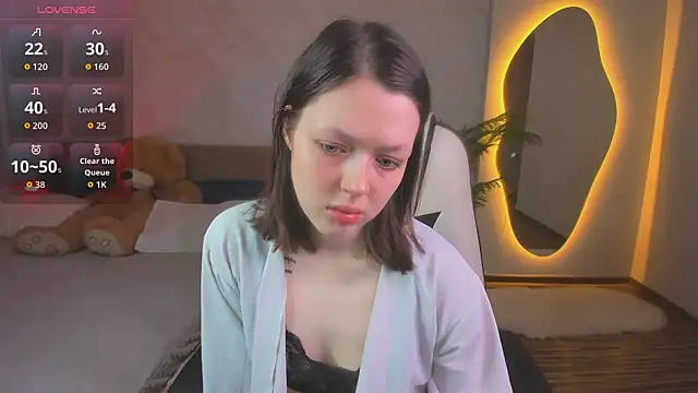 Lunar Lily online show from March 21, 2026, 5:41 am