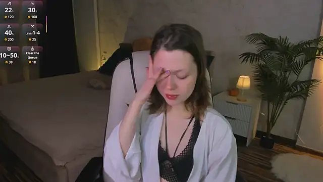 Snapshot of Lunar_Lily chatting on November 10, 2025, 5:34 am Lunar Lily online show from November 10, 2025, 5:34 am