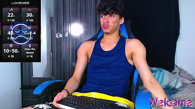 Snapshot of Gael_Jones chatting on December 22, 2025, 5:18 am Gael Jones online show from December 22, 2025, 5:18 am