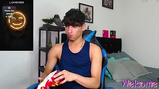 Gael Jones online show from November 5, 2025, 3:53 am