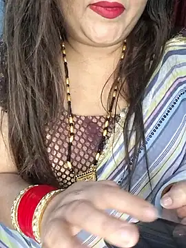 indian-hotmilfs online show from December 20, 2025, 3:48 pm