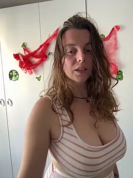 TenderLaGlamor online show from October 30, 2025, 1:09 pm