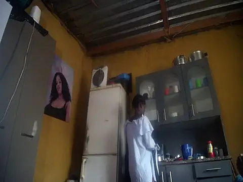 Caramelchick01 online show from November 3, 2025, 9:13 am