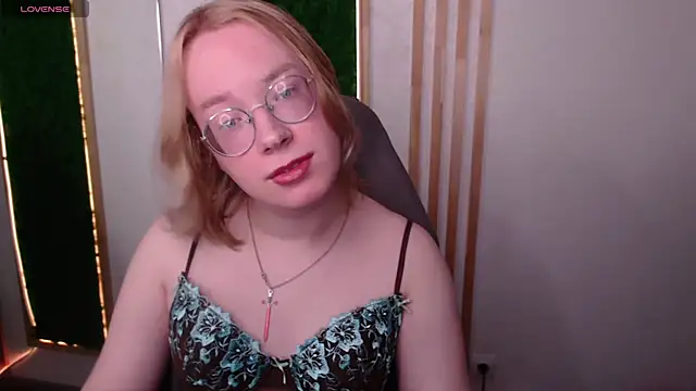 Amanda Butlerr online show from June 10, 2026, 2:18 pm