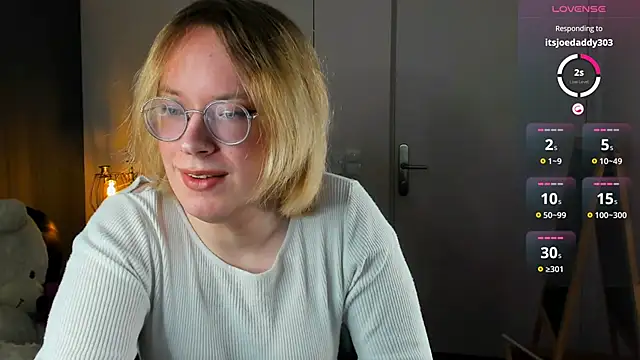 Snapshot of Amanda_Butlerr chatting on November 5, 2025, 9:45 am Amanda Butlerr online show from November 5, 2025, 9:45 am