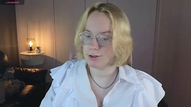 Amanda Butlerr online show from June 28, 2026, 3:29 pm