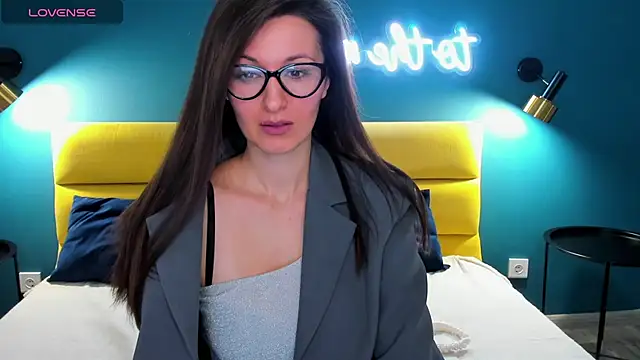 Joan Nelson online show from January 12, 2026, 1:23 am