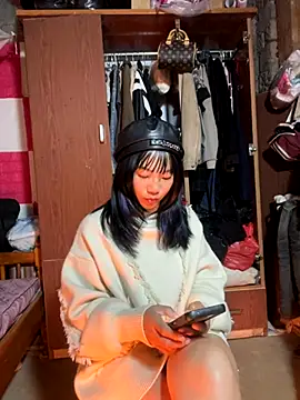 AAANINE22 online show from October 20, 2025, 1:33 pm