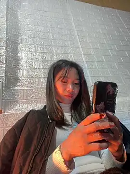 AAANINE22 online show from November 8, 2025, 2:53 pm