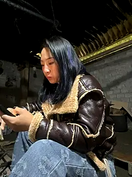 AAANINE22 online show from October 21, 2025, 2:33 am