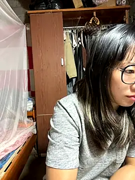 AAANINE22 online show from October 12, 2025, 3:02 pm