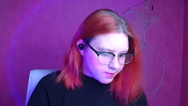 ScarletVixen  online show from October 8, 2025, 8:42 pm