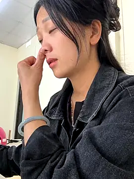 thaoyeuuu online show from October 9, 2025, 3:29 am