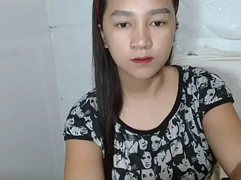 Simplyxmary online show from June 3, 2026, 9:54 am