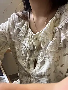 bunny b4nny online show from November 9, 2025, 4:22 pm