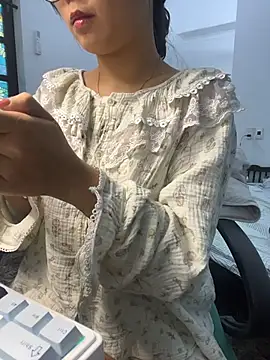 Snapshot of bunny_b4nny chatting on November 28, 2025, 6:13 am bunny b4nny online show from November 28, 2025, 6:13 am