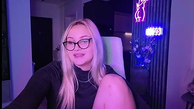 Snapshot of adrelaxina chatting on November 3, 2025, 6:33 pm adrelaxina online show from November 3, 2025, 6:33 pm