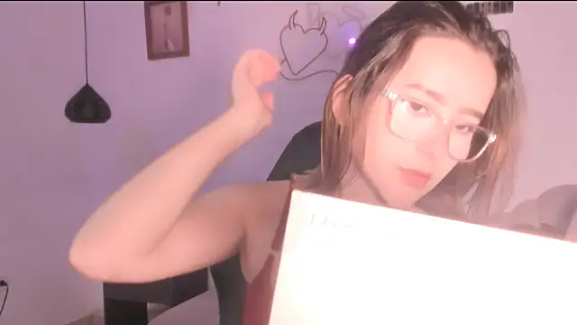 kristal joi dl online show from October 6, 2025, 12:28 pm