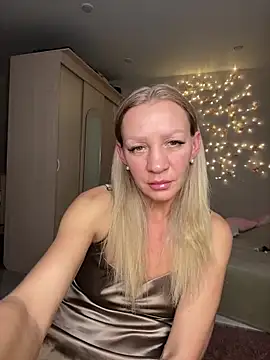 Bellissa  online show from October 7, 2025, 1:56 pm