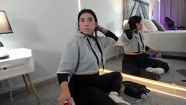 Snapshot of emy_williams chatting on October 10, 2025, 7:15 pm emy williams online show from October 10, 2025, 7:15 pm