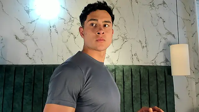 AustinJones  online show from November 29, 2025, 7:25 pm