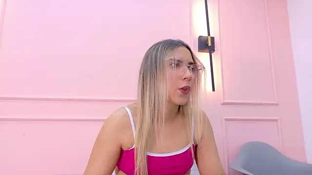 MaddieTease online show from February 2, 2026, 1:54 pm