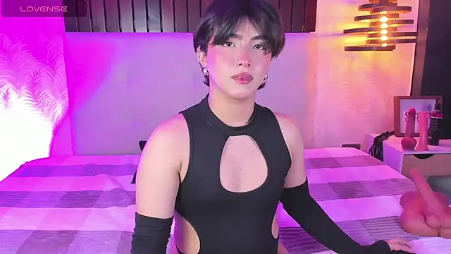 Snapshot of Creamy_Angelo chatting on October 17, 2025, 9:05 pm Creamy Angelo online show from October 17, 2025, 9:05 pm