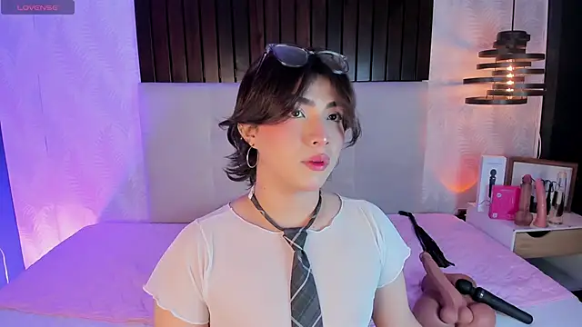 Snapshot of Creamy_Angelo chatting on February 5, 2026, 4:41 am Creamy Angelo online show from February 5, 2026, 4:41 am