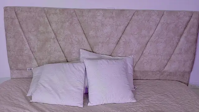 Snapshot of Miia_Parker chatting on September 25, 2025, 12:11 pm Miia Parker online show from September 25, 2025, 12:11 pm