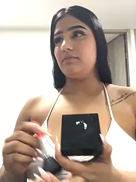 Miia Parker online show from December 17, 2025, 12:54 pm