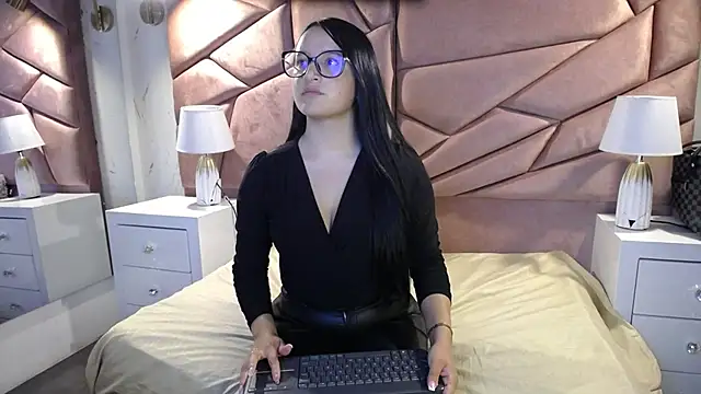 Megan blue5 online show from October 8, 2025, 6:52 pm