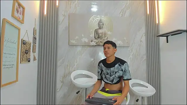 Snapshot of BEAUTY_BOYS1 chatting on January 7, 2026, 7:13 am BEAUTY BOYS1 online show from January 7, 2026, 7:13 am