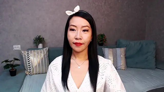 LiaPak online show from November 17, 2025, 1:09 am