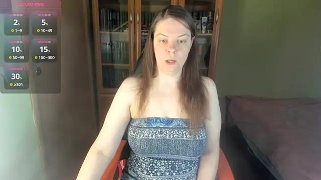 MiaLores online show from April 10, 2026, 9:16 am