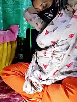 Snapshot of Mistompa24 chatting on November 25, 2025, 4:57 am Mistompa24 online show from November 25, 2025, 4:57 am